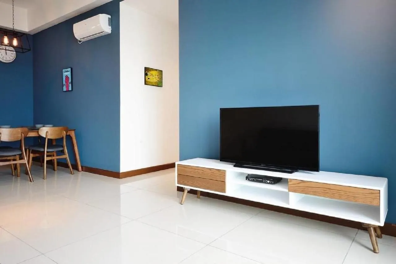 Experience The Coast - Hostahome Suites At Paragon Residence Near Downtown Apartment
